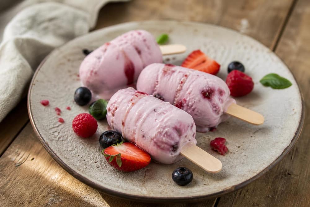 Kwark-ijsjes met fruit